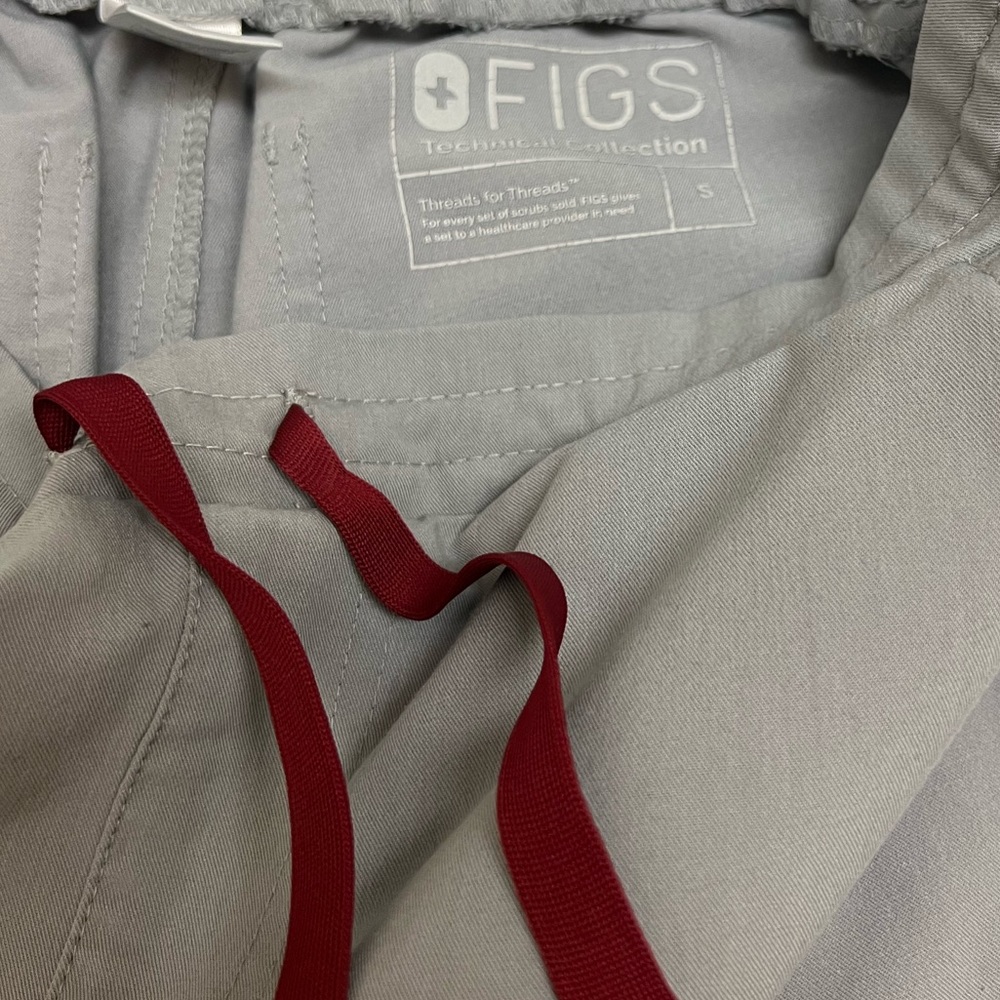 WearFigs “Yola” skinny scrub Pant in “Cement” - Small